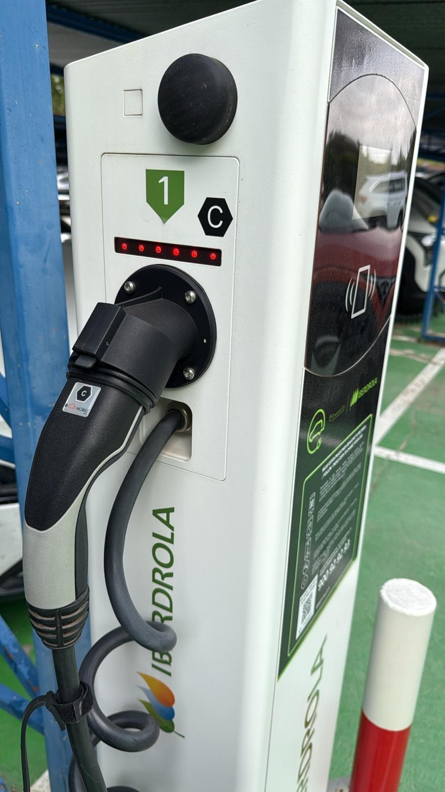 Instalación real de punto de recarga para coche eléctrico realizada por Disfrical S.L. en La Rioja